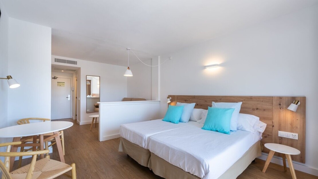 Caprice Isabel Aparthotel